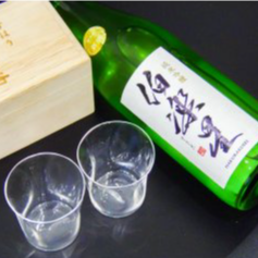 日本酒とグラスのセット （伯楽星 純米吟醸 720ml ＋ うすはり SHIWA 五勺盃 ペア 木箱入り）