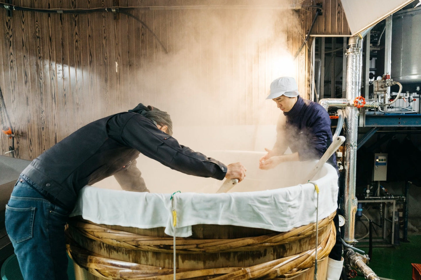 賀茂金秀 特別純米 秋あがり ～よりそい秋味～ 1800ml