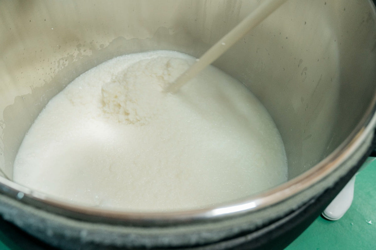賀茂金秀 特別純米 秋あがり ～よりそい秋味～ 1800ml
