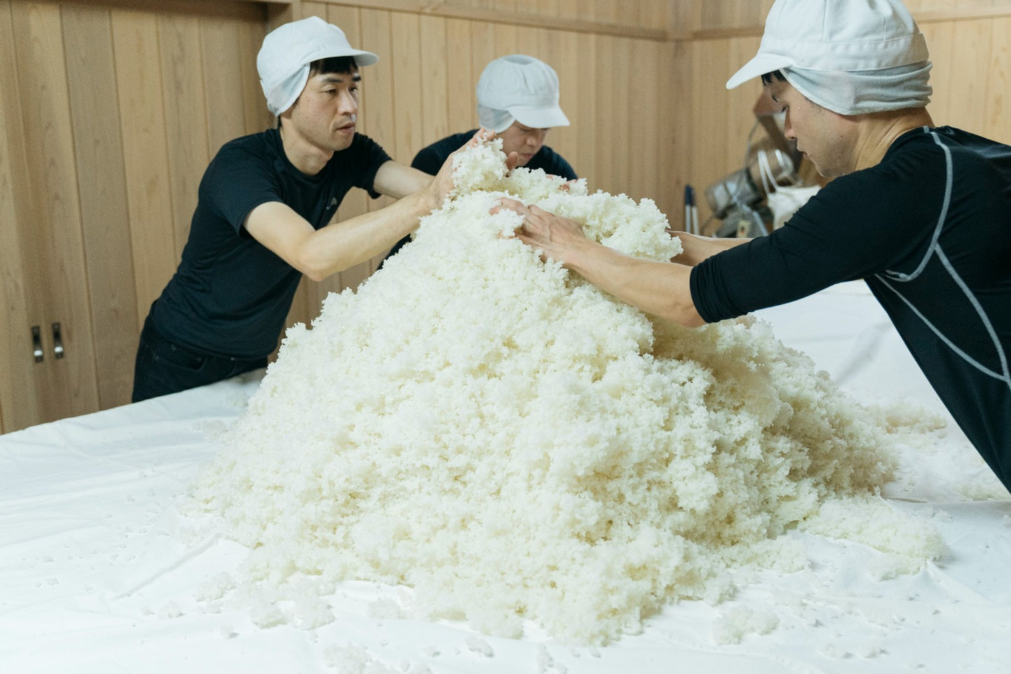 木桶で生まれたリンゴさん 720ml《賀茂金秀》