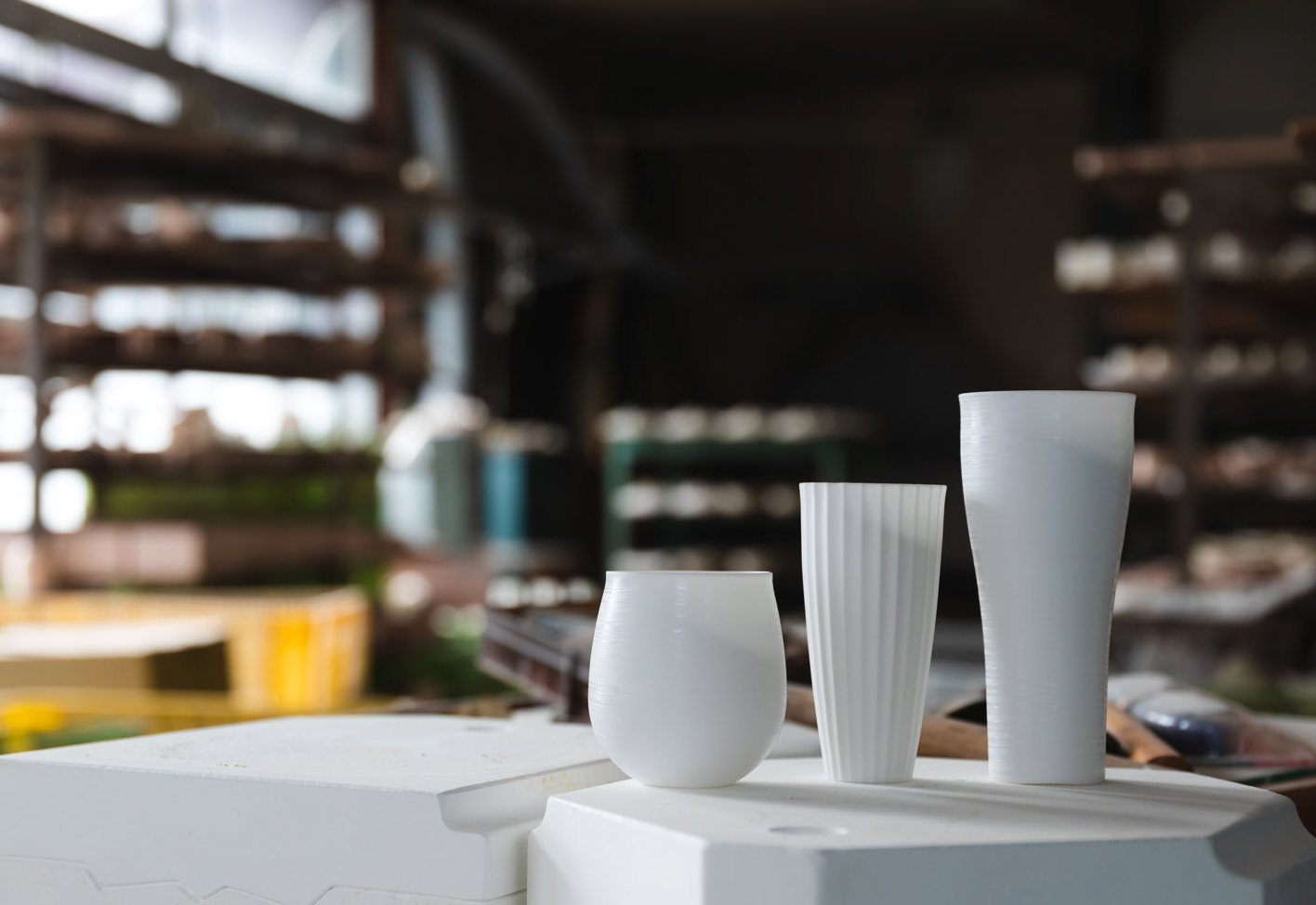 エッグシェル® Kaori L｜香り立つ有田焼・極薄1mm以下 酒器（やま平窯）