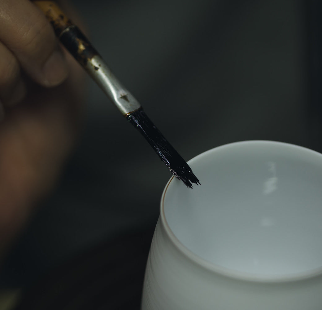 エッグシェル® Kaori L｜香り立つ有田焼・極薄1mm以下 酒器（やま平窯）