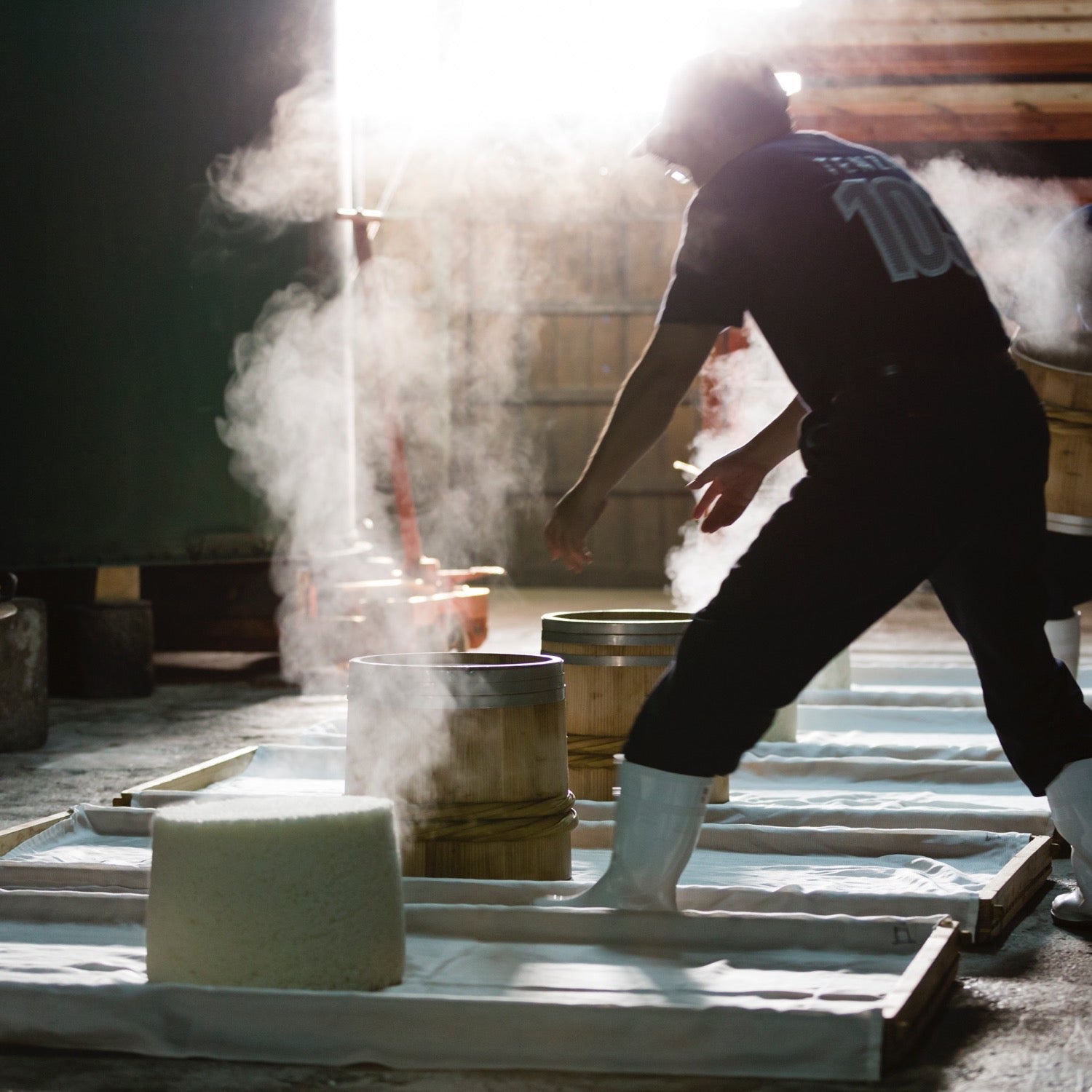 新品　未使用　出羽三山神社　クリスタル天狗盃　2個セット 2025年製 新焼酎 天狗櫻 佐保井地区 《芋焼酎》 てんぐざくら 25度